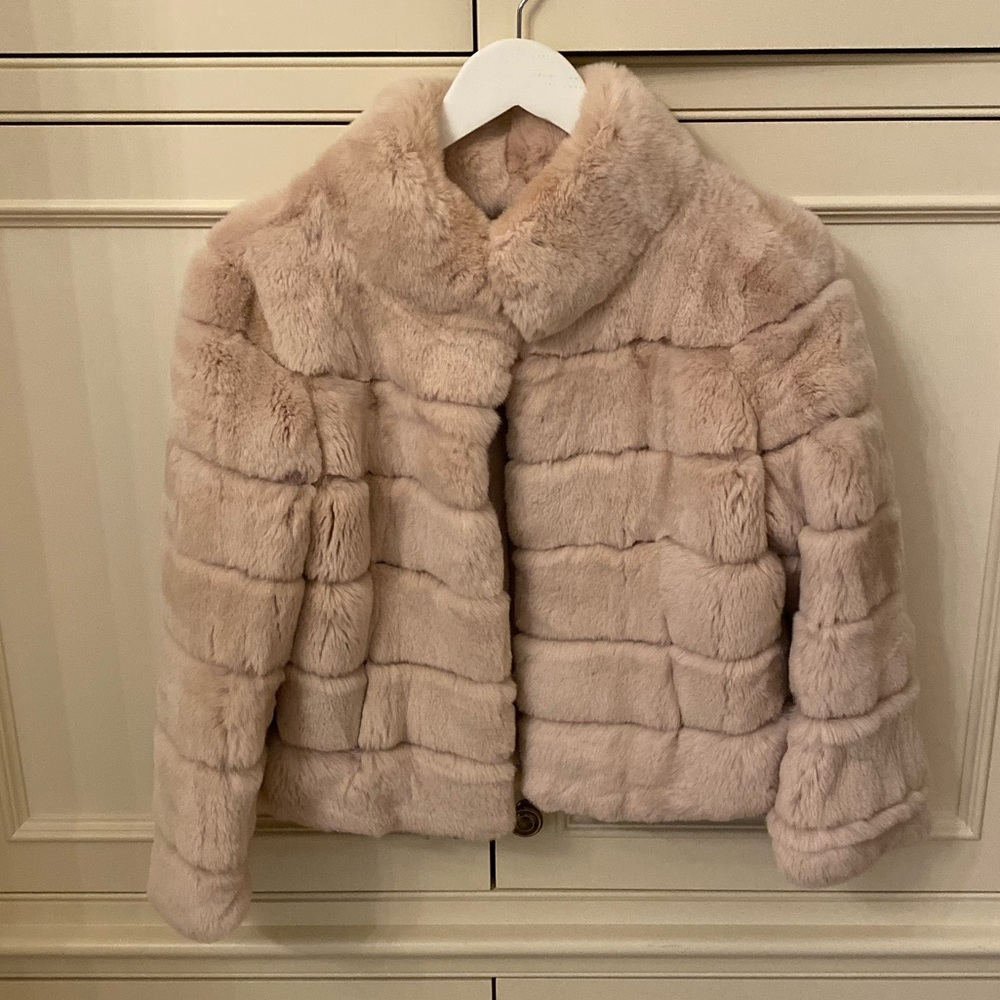 🍀 Pink Fur Coat (Fur: Rex Rabbit) Runs small